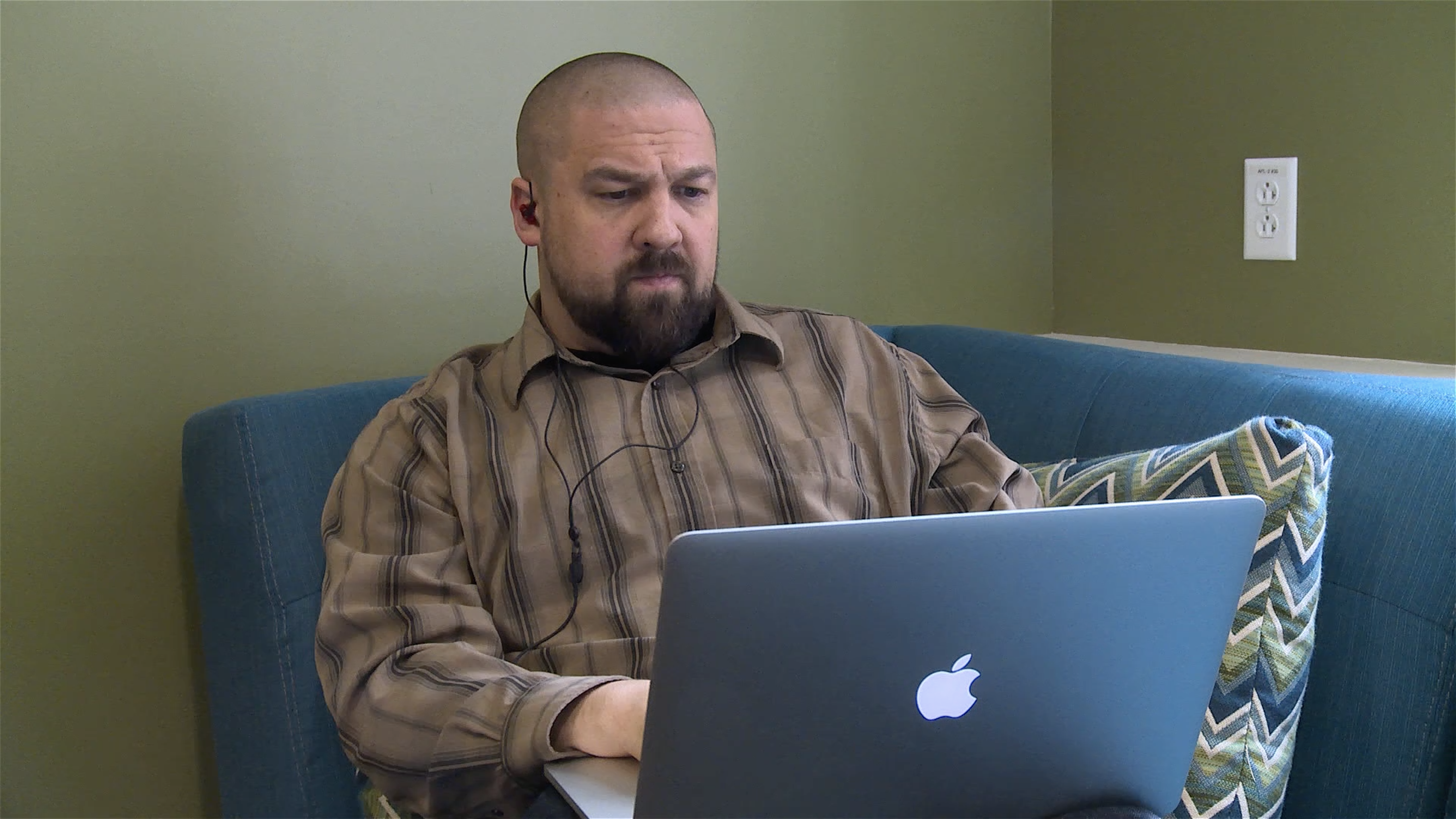 accessing class while sitting on couch using laptop
